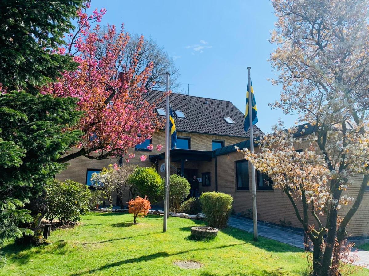 Hotel Am Schwarzen Berg Stade Exterior photo